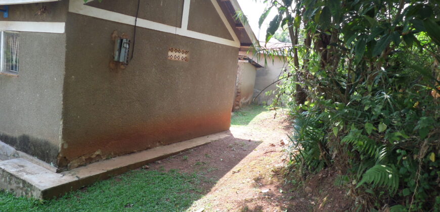 Land for sale in Entebbe at Mpala-Lyamutundwe